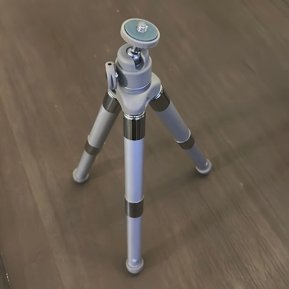 Platinum Plus by SUNPAK mini-D tripod for a camera